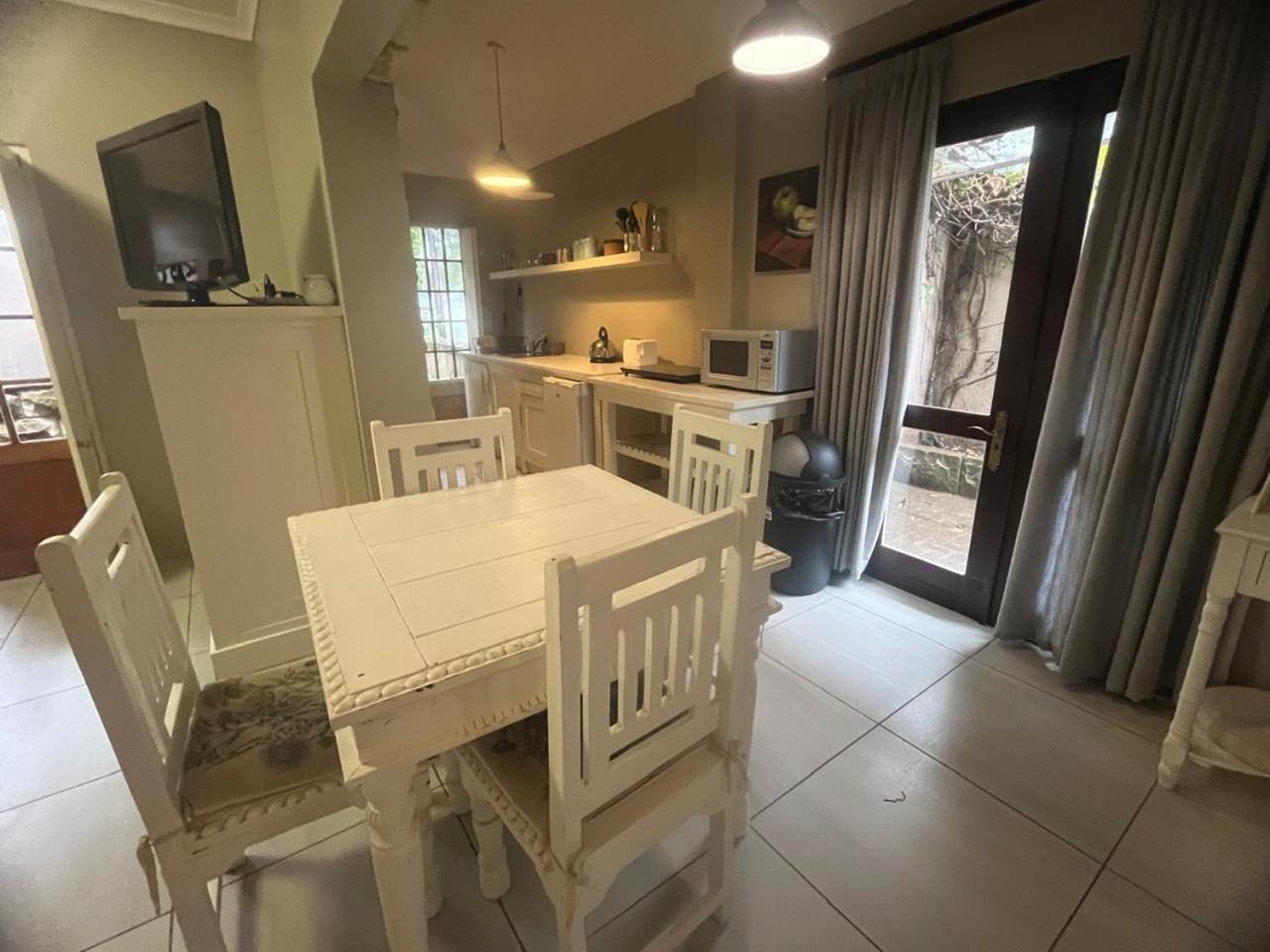 By The Way Guesthouse 클라렌스 외부 사진